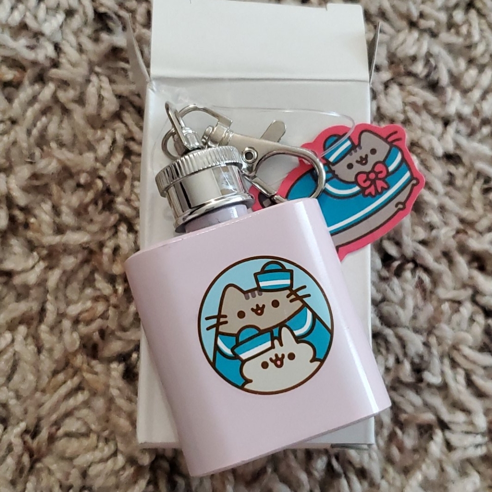 Pusheen mini flask